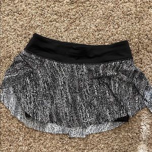 black lululemon tennis skirt 🖤